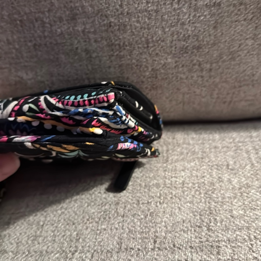 Vera Bradley Bandana Swirl All-in-one Wristlet Wallet - Picture 4 of 8